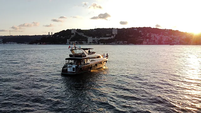 Bosphorus views: İkiyaka Tur