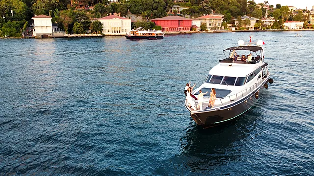 Moments From the Deck: İkiyaka Tur