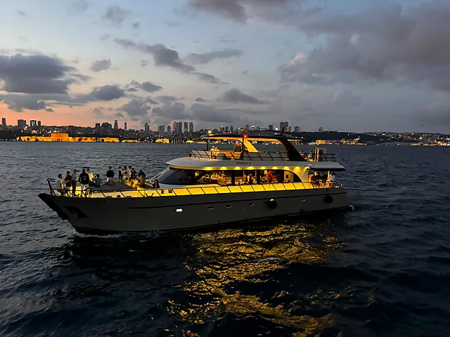 Moments From the Deck: İkiyaka Tur