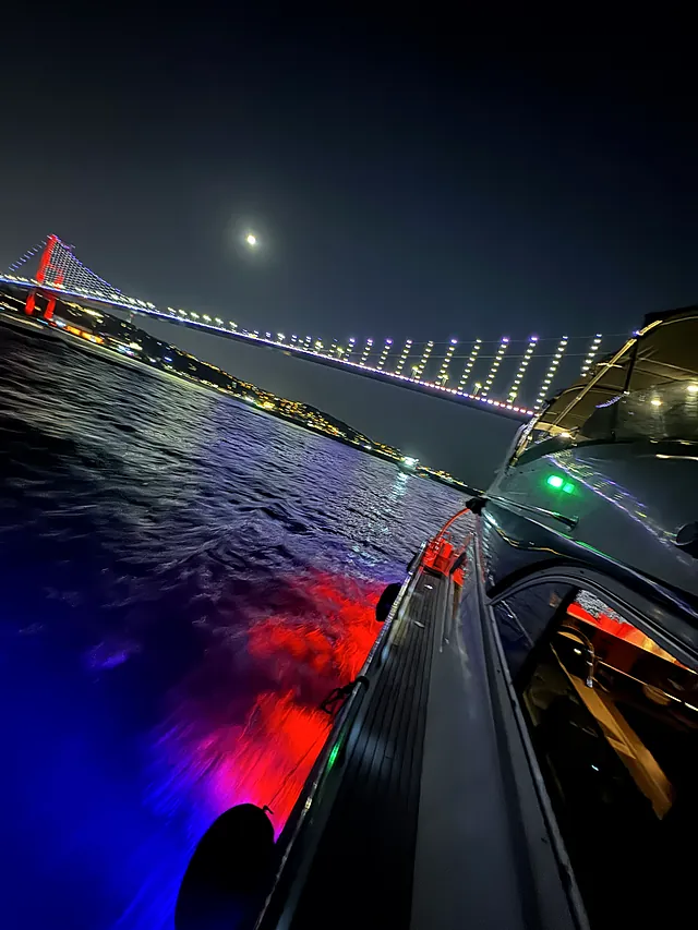 Night cruises: İkiyaka Tur