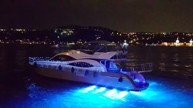 Night cruises: İkiyaka Tur