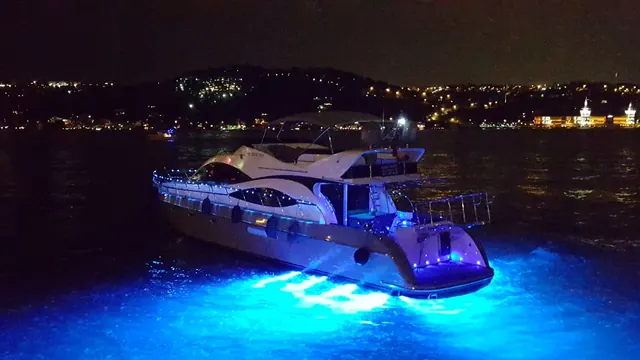 Night cruises: İkiyaka Tur